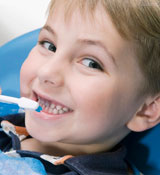 儿童换牙期也应认真刷牙