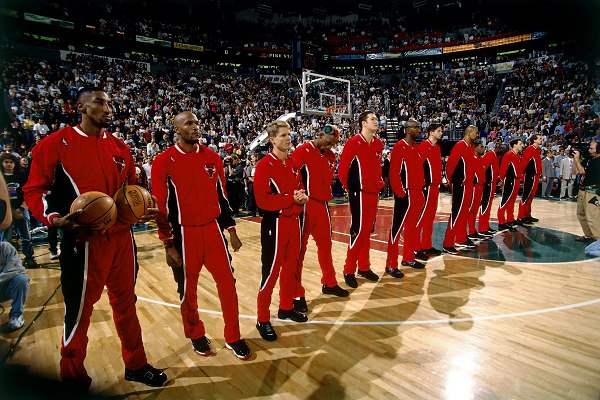 20大首发阵容:华丽湖人居首 72胜公牛仅列第六-搜狐体育