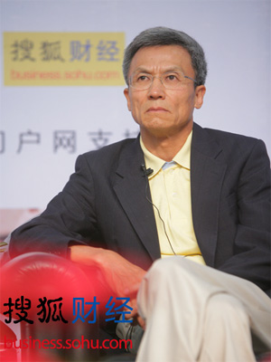 著名经济学家许小年