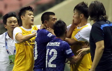 王寿挺:冲突属于德比一部分 实力有限不是恒大