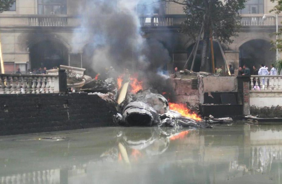 美军F22和F35首次协同作战训练 或针对中俄空