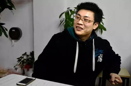 记者转行当厨子 父亲：书白读了