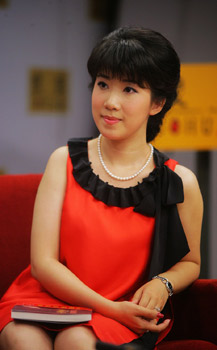 庄婧:说到这档节目,是由于一直有人说要复兴国学文化,或者说国学热.