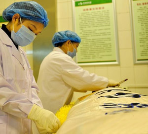 揭秘山东美女入殓师 让逝者美丽离去