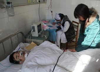 河南永城车祸致3死5伤 肇事车内现警服